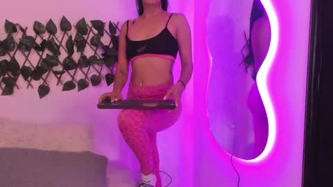 Snapshot of evaritz__ chatting on 2, 2, 2026 EVARITZ online show from 2, 2, 2026