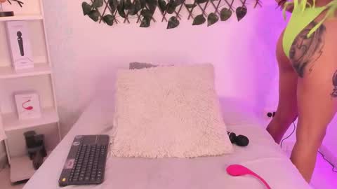 Snapshot of evaritz__ chatting on 28, 2, 2026 EVARITZ online show from 28, 2, 2026