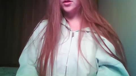 Snapshot of evasapples2026 chatting on 21, 4, 2026 evasapples2026 online show from 21, 4, 2026