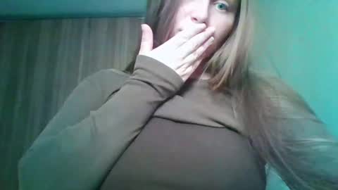 Snapshot of evasapples2026 chatting on 1, 5, 2026 evasapples2026 online show from 1, 5, 2026