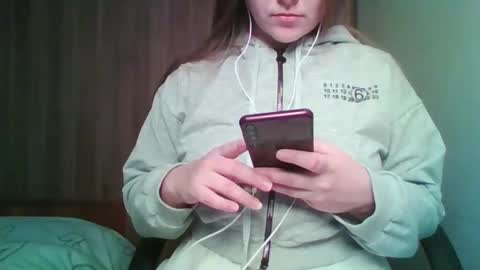 Snapshot of evasapples2026 chatting on 10, 5, 2026 evasapples2026 online show from 10, 5, 2026