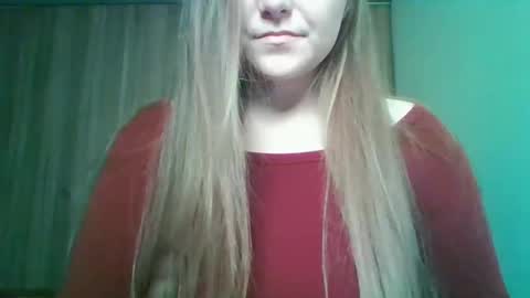 Snapshot of evasapples2026 chatting on 13, 5, 2026 evasapples2026 online show from 13, 5, 2026