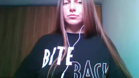 Snapshot of evasapples2026 chatting on 16, 5, 2026 evasapples2026 online show from 16, 5, 2026