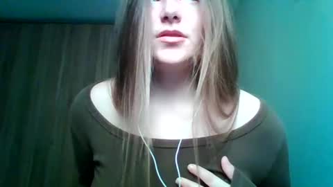 Snapshot of evasapples2026 chatting on 20, 5, 2026 evasapples2026 online show from 20, 5, 2026