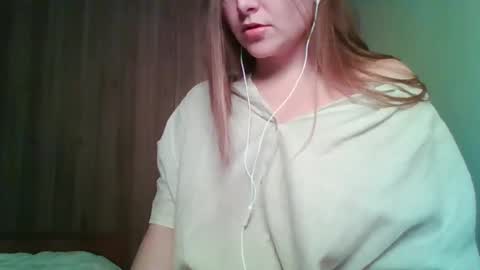 Snapshot of evasapples2026 chatting on 23, 5, 2026 evasapples2026 online show from 23, 5, 2026