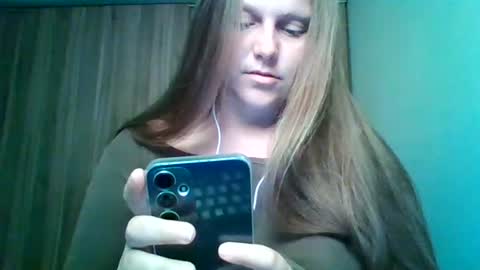 Snapshot of evasapples2026 chatting on 26, 6, 2026 evasapples2026 online show from 26, 6, 2026
