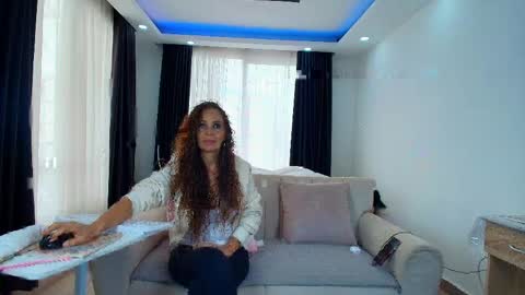Snapshot of evasweet__ chatting on 12, 5, 2026 EVA LUNA online show from 12, 5, 2026