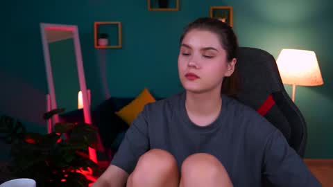 Snapshot of evathopson chatting on 24, 1, 2025 Eva  next stream -  - 1600 UTC2000  online show from 24, 1, 2025