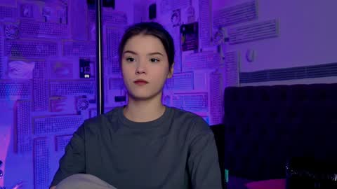 Snapshot of evathopson chatting on 1, 2, 2025 Eva  next stream -  - 1600 UTC2000  online show from 1, 2, 2025