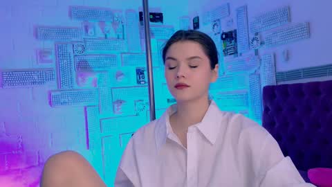 Snapshot of evathopson chatting on 7, 2, 2025 Eva  next stream -  - 1600 UTC2000  online show from 7, 2, 2025