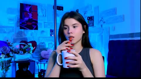 Snapshot of evathopson chatting on 6, 3, 2025 Eva  next stream -  - 1600 UTC2000  online show from 6, 3, 2025