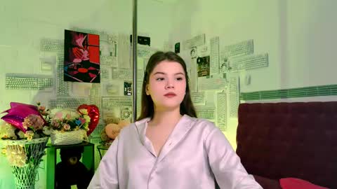 Snapshot of evathopson chatting on 8, 3, 2025 Eva  next stream -  - 1600 UTC2000  online show from 8, 3, 2025