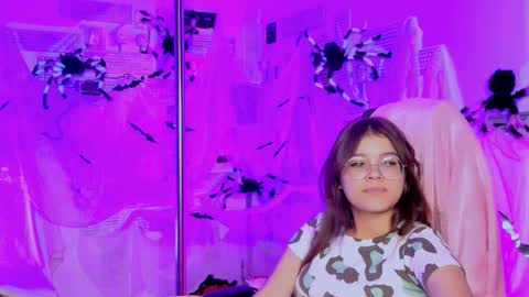 Snapshot of evathopson chatting on 30, 10, 2025 Eva  next stream -  - 1600 UTC2000  online show from 30, 10, 2025