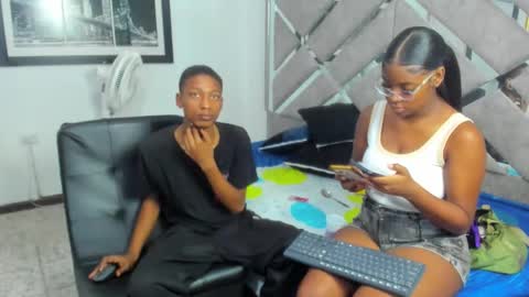 Eva And Emmanuel online show from 15, 12, 2025