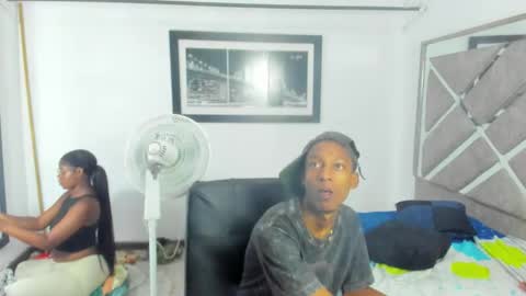 Eva And Emmanuel online show from 16, 12, 2025