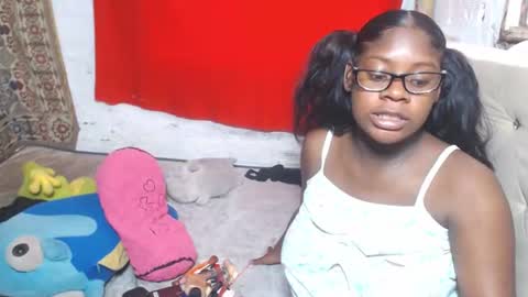 Snapshot of evaxemma chatting on 21, 7, 2026 Eva And Emmanuel online show from 21, 7, 2026