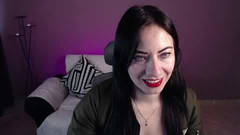 Snapshot of evee_e chatting on 27, 5, 2026 Evee online show from 27, 5, 2026