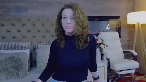 EveHamilton online show from 23, 1, 2025