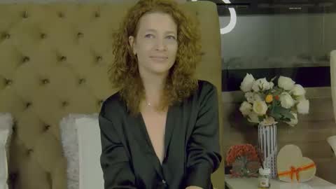 EveHamilton online show from 17, 9, 2025