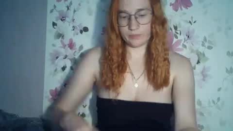 Snapshot of eveliina_shy chatting on 16, 7, 2026 Evelina online show from 16, 7, 2026