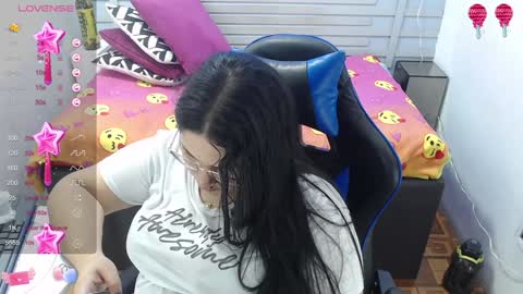 Snapshot of evelin_zaens chatting on 10, 1, 2025 evelin zaens online show from 10, 1, 2025