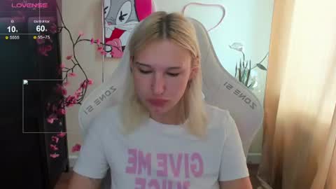 Snapshot of evelinalu chatting on 7, 7, 2026 Evelina online show from 7, 7, 2026