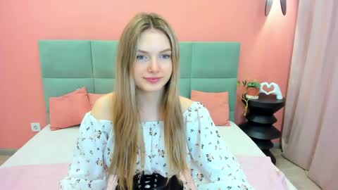 Snapshot of evelineamore chatting on 3, 5, 2026 Eveline online show from 3, 5, 2026