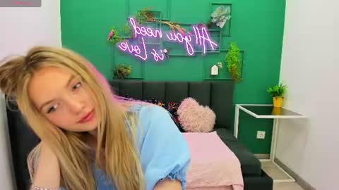 Snapshot of evelineamore chatting on 25, 6, 2026 Eveline online show from 25, 6, 2026