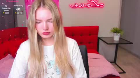 Snapshot of evelineamore chatting on 22, 7, 2026 Eveline online show from 22, 7, 2026