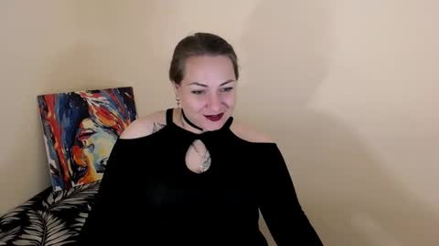 Snapshot of evelineli chatting on 25, 9, 2025 Lydia online show from 25, 9, 2025