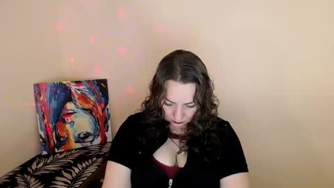 Snapshot of evelineli chatting on 7, 10, 2025 Lydia online show from 7, 10, 2025