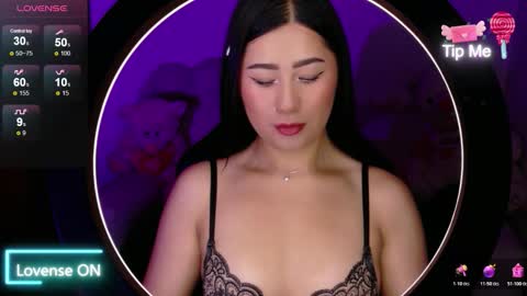 Snapshot of evelyn_ch_ chatting on 26, 11, 2025 Evelyn online show from 26, 11, 2025