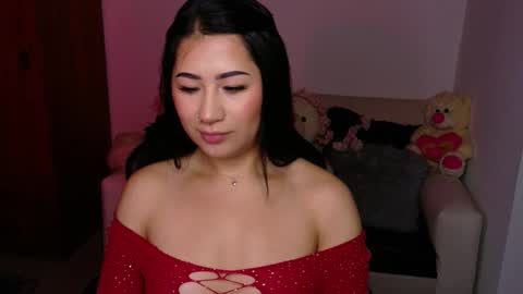 Snapshot of evelyn_ch_ chatting on 15, 12, 2025 Evelyn online show from 15, 12, 2025