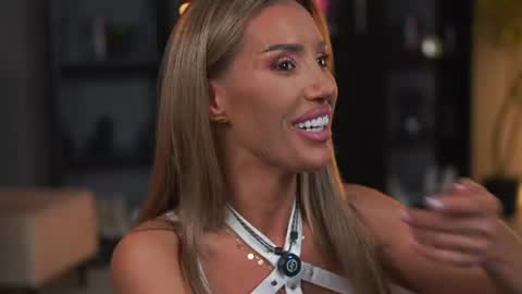 Snapshot of evelyn_evyy chatting on 20, 6, 2026 Evelyn online show from 20, 6, 2026