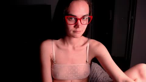 Evelyn online show from 12, 4, 2026