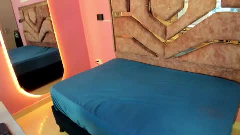 Snapshot of evelyn_lovv chatting on 25, 2, 2026 evelyn_lovv online show from 25, 2, 2026