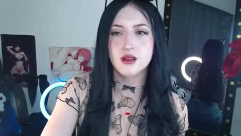 Snapshot of evelyn_sheeran chatting on 27, 4, 2026 Julieta online show from 27, 4, 2026