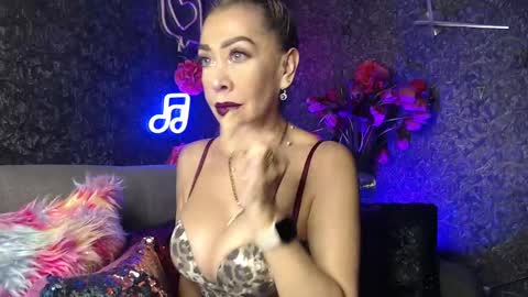 EvelynaGrey online show from 22, 1, 2025
