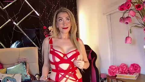 Snapshot of evelynagrey chatting on 3, 5, 2026 EvelynaGrey online show from 3, 5, 2026