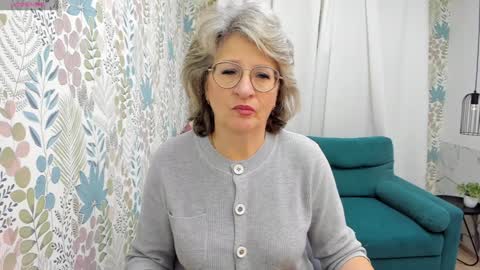 Evelyn online show from 2, 12, 2024