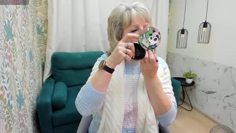 Evelyn online show from 6, 4, 2026