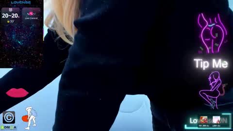 Snapshot of evelyne_rose chatting on 17, 1, 2026 evelyne_rose online show from 17, 1, 2026