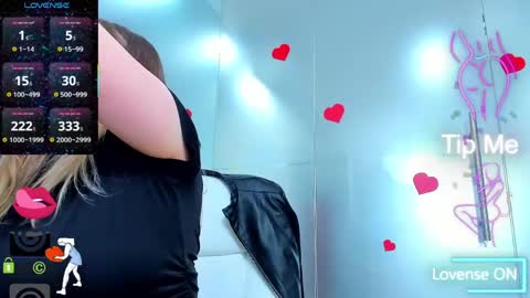 Snapshot of evelyne_rose chatting on 2, 6, 2026 evelyne_rose online show from 2, 6, 2026