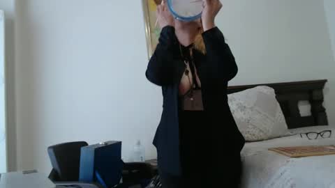 Evelyn Smith online show from 21, 12, 2025