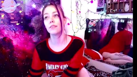 Snapshot of everlyester chatting on 27, 2, 2025 Evie online show from 27, 2, 2025