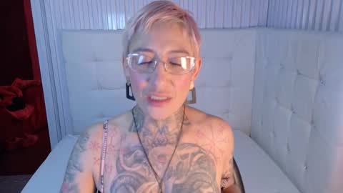 Snapshot of everlyn_sexx chatting on 1, 3, 2026 everlyn_sexx online show from 1, 3, 2026