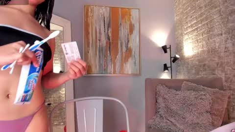 Snapshot of everyh chatting on 12, 2, 2025 Sophia online show from 12, 2, 2025