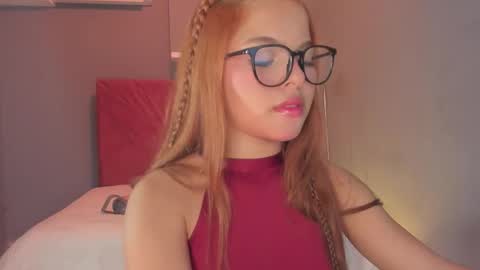 Snapshot of everyh chatting on 8, 9, 2025 Sophia online show from 8, 9, 2025