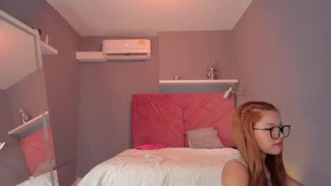 Snapshot of everyh chatting on 9, 9, 2025 Sophia online show from 9, 9, 2025