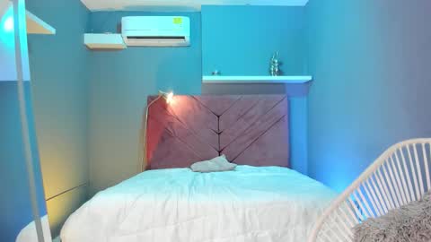 Snapshot of everyh chatting on 6, 10, 2025 Sophia online show from 6, 10, 2025